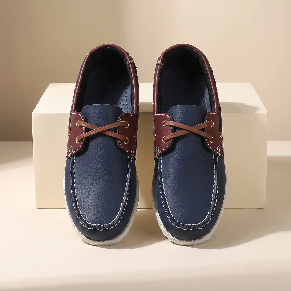 CLASSIC MOC TOE LOAFERS