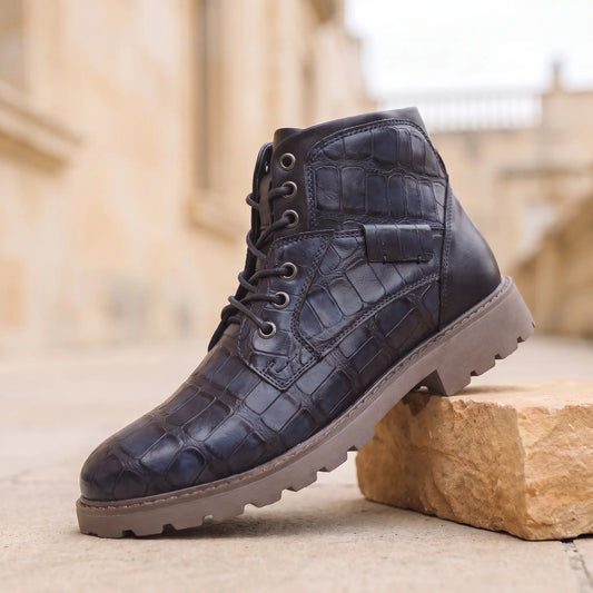 CROC LACE BOOTS in navy blue, men's croc-embossed lace-up ankle boot with contrast collar, side zip and chunky lug sole
