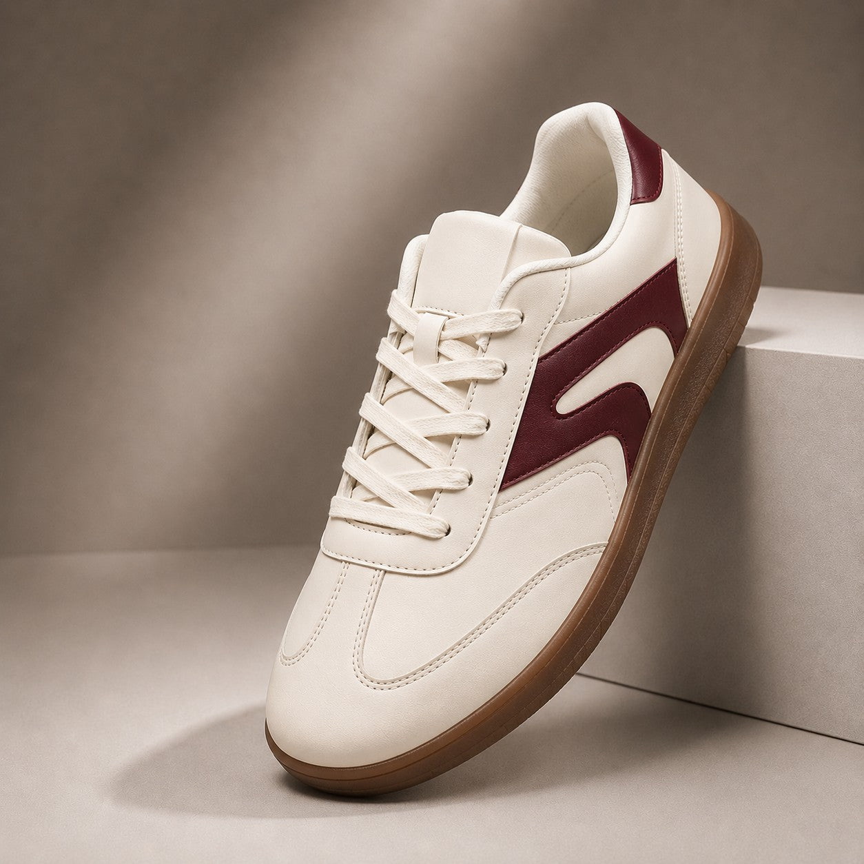 WIDE TOE STRIDE SNEAKERS