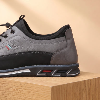 SMART CASUAL SNEAKERS close-up of the heel and white non-slip cup sole