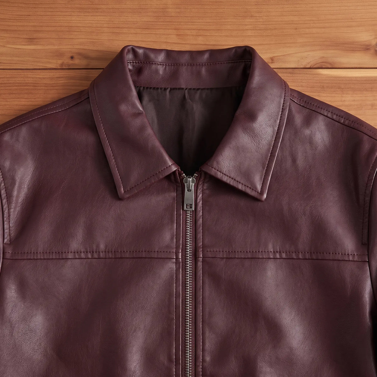 Collar and zip detail on the rider jacket