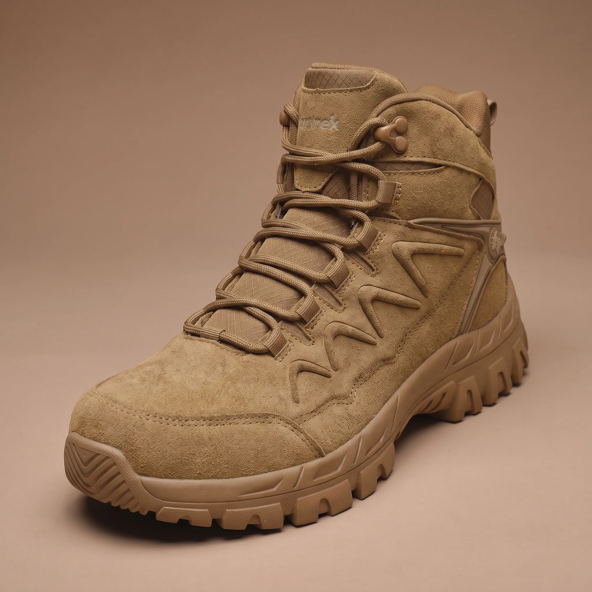 Hiking shoe toe and lacing detail