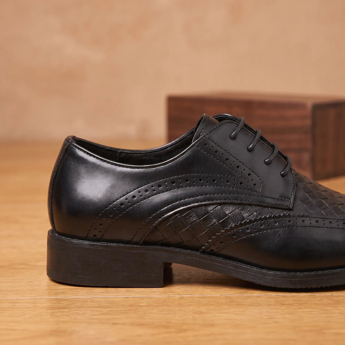 Basket Weave Derby in Black, derby lacing and heel close-up