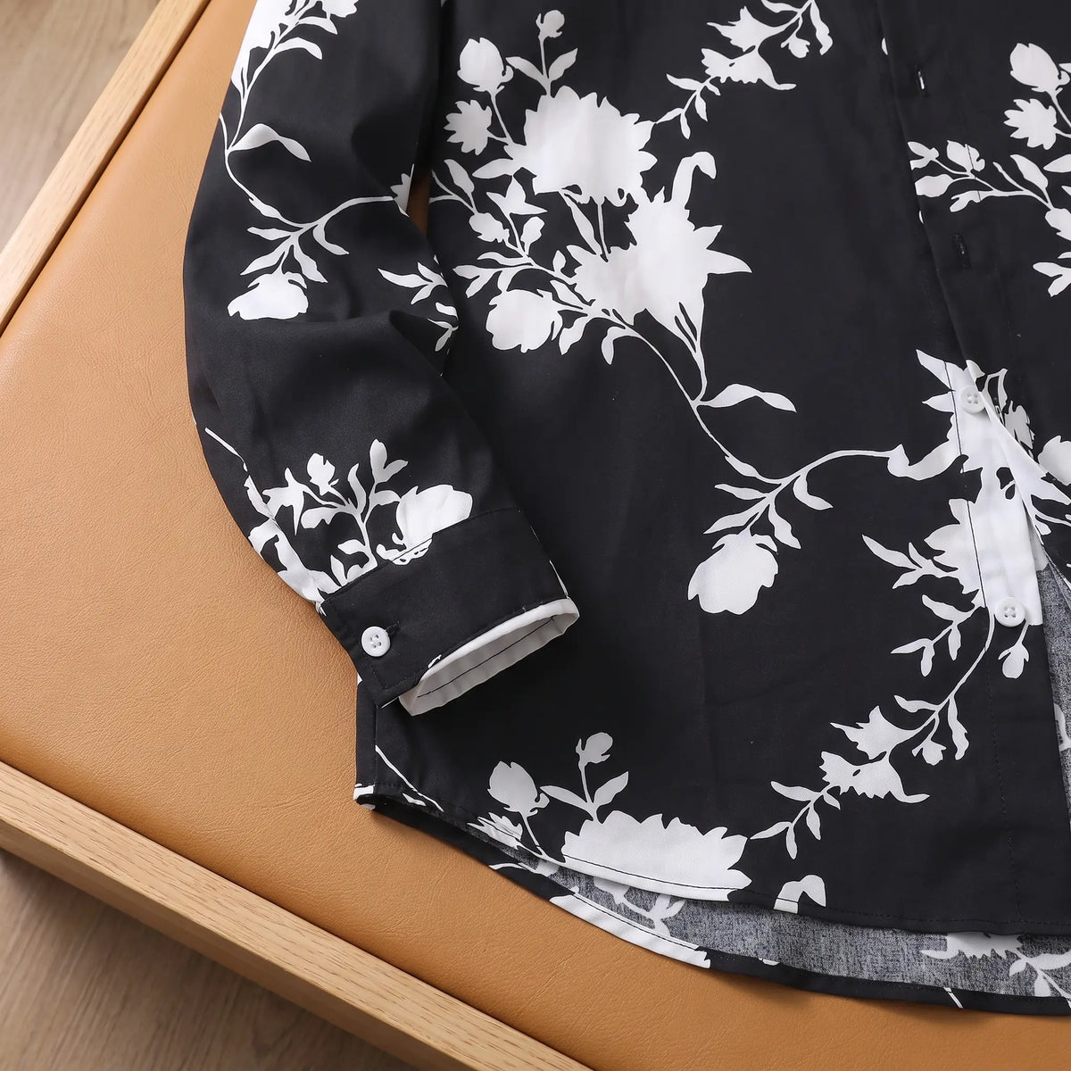 BOLD PRINT SHIRT Cuff Detail