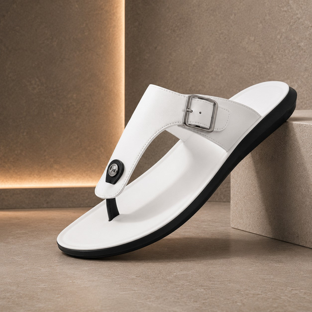 BUCKLE STRAP FLIP SANDAL