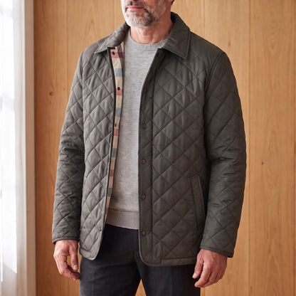 CHECK LINED JACKET in grey, men's diamond-quilted snap jacket with check lining, worn over a grey knit