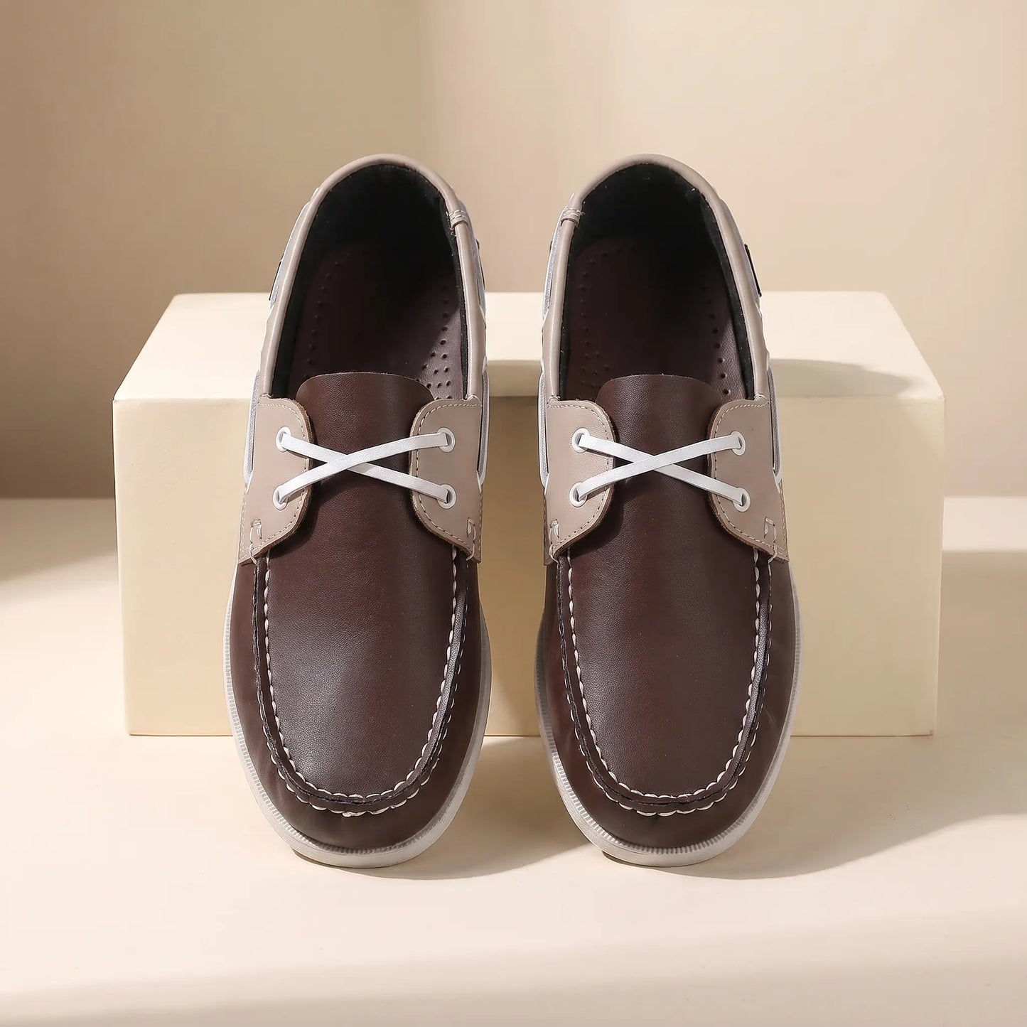CLASSIC MOC TOE LOAFERS