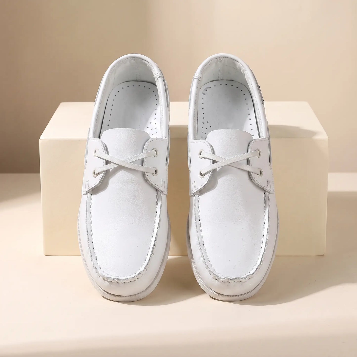 CLASSIC MOC TOE LOAFERS