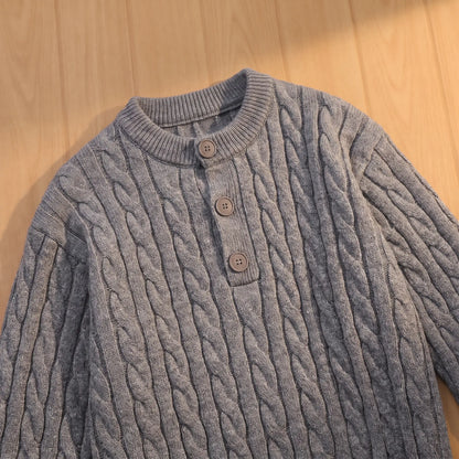 CLASSIC CABLE SWEATER Neck Detail