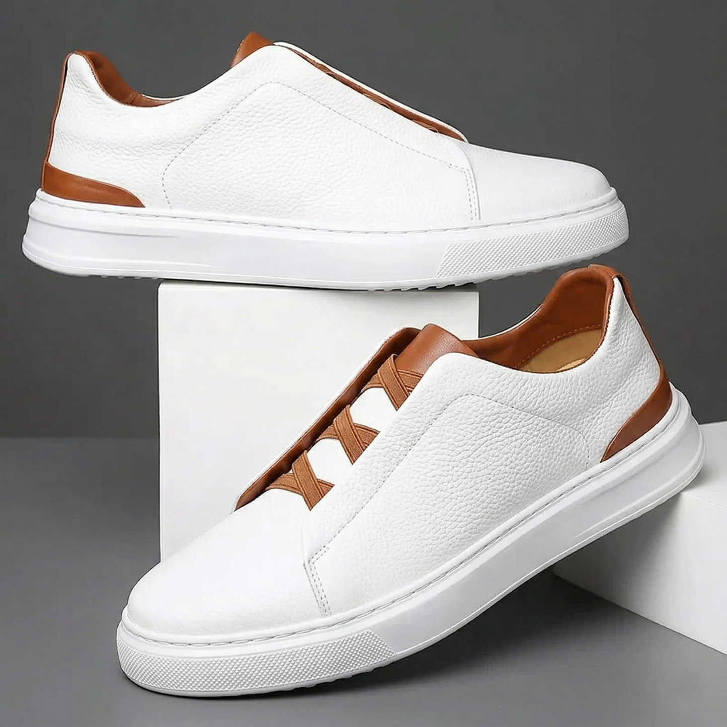 CLEAN LOW-TOP SNEAKERS