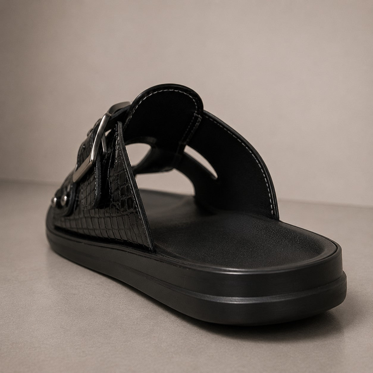 CROC PRINT TOE SANDAL