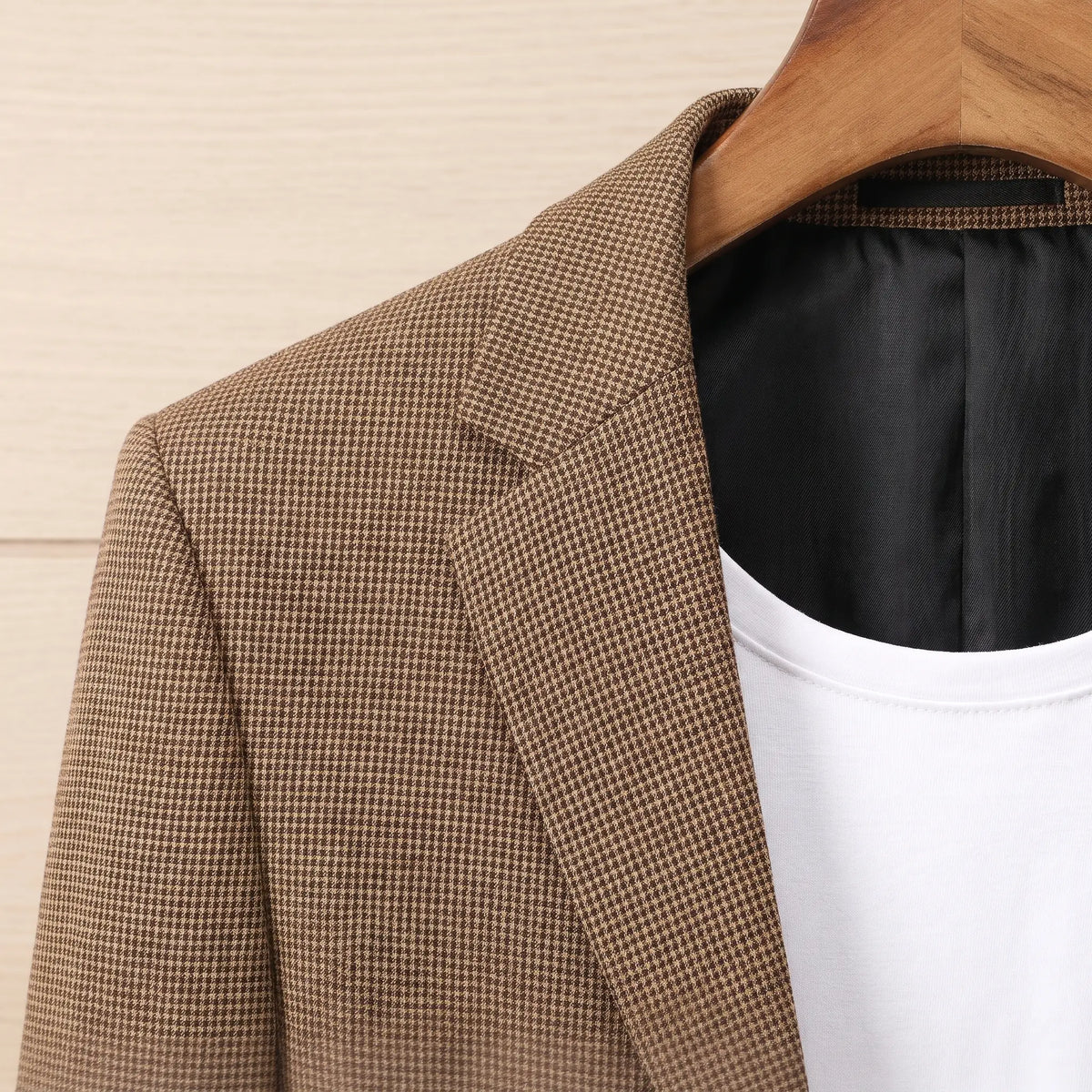 Fine Check Blazer in Brown, lapel and lining detail