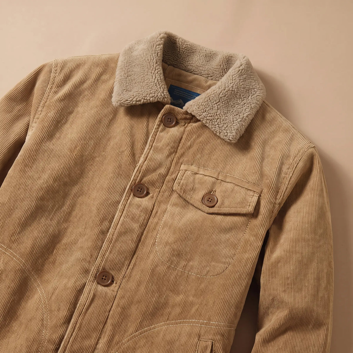 Fleece Collar Trucker fleece collar and buttoned chest pocket close-up