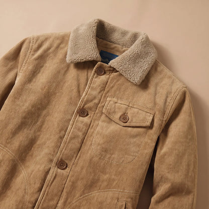 Fleece Collar Trucker fleece collar and buttoned chest pocket close-up