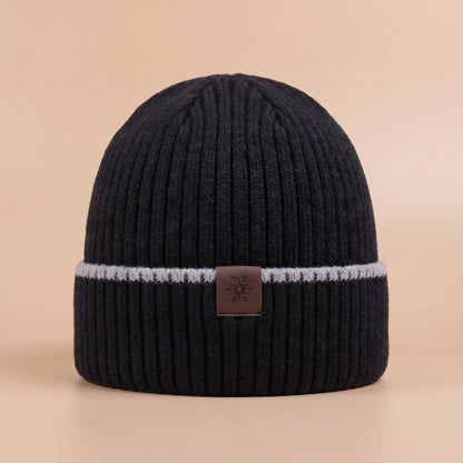 Fleece cuff beanie in black