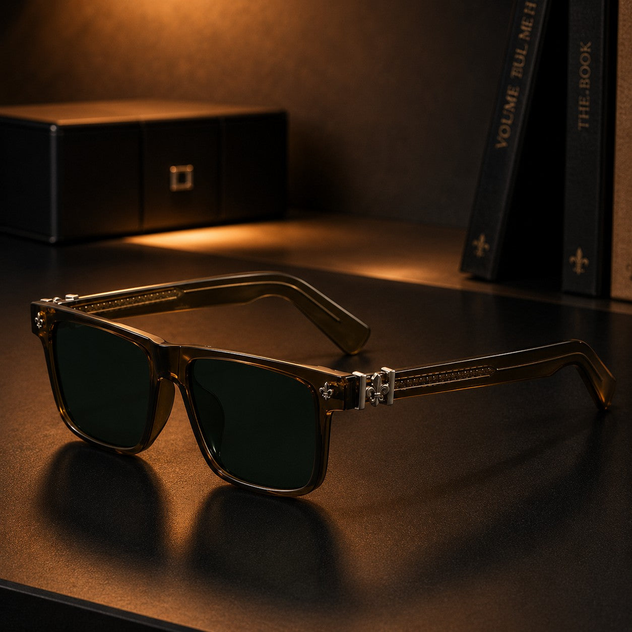 FLEUR CREST SQUARE SHADES