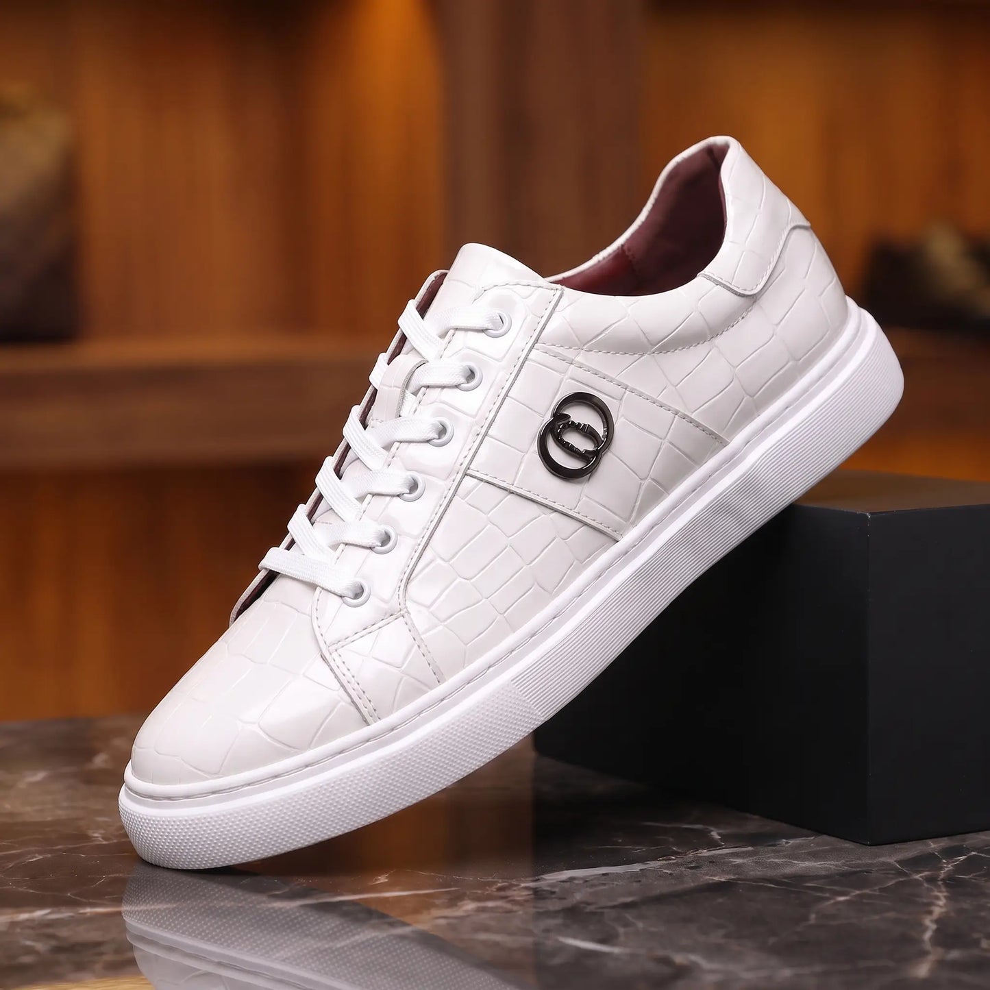 GLOSSY CROC  PATTERN SNEAKER