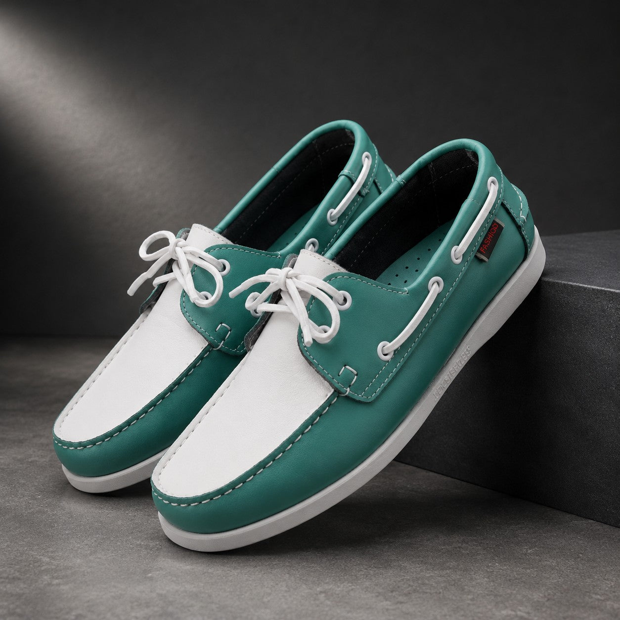 LACE-UP DECK SHOES