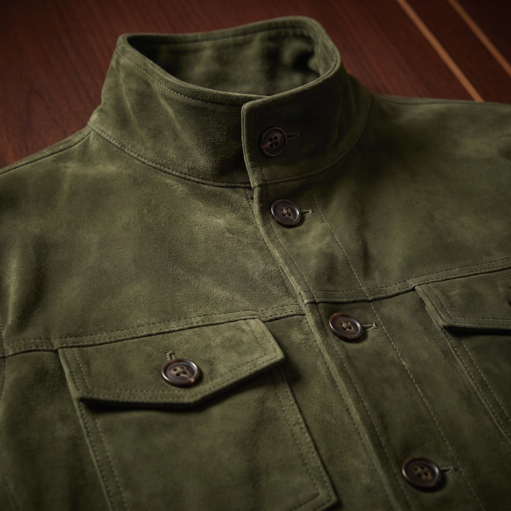 REFINED CHORE JACKET army green, close-up of stand collar, button placket and chest pocket