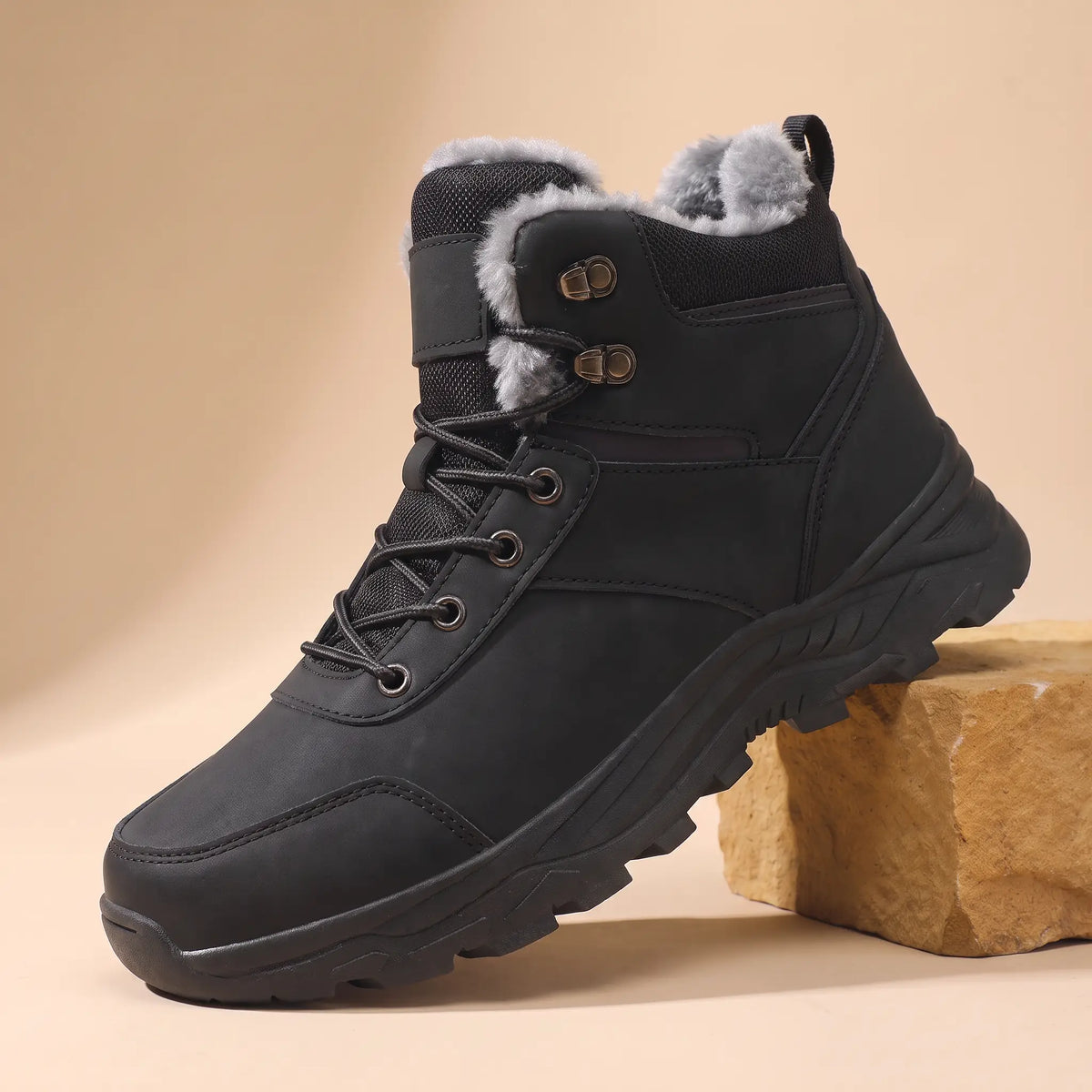 Snow Trail Boots in Black