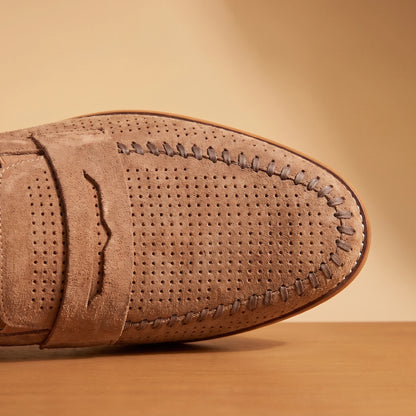 SOFT MOC LOAFERS brown, close-up of perforated vamp, penny strap and moc-toe stitching