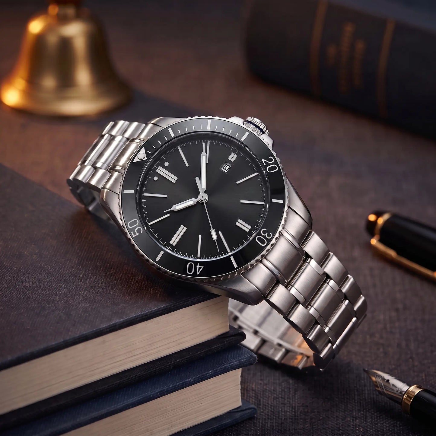 SUNRAY DIAL WATCH in Black - automatic steel watch with black sunray dial, rotating bezel and steel bracelet