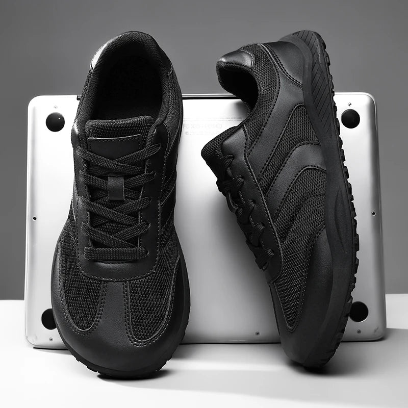 WIDE TOE TRAIL SNEAKERS