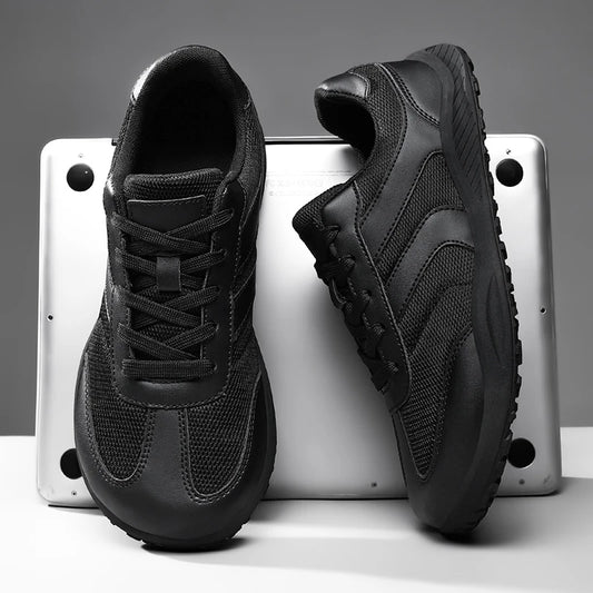 WIDE TOE TRAIL SNEAKERS