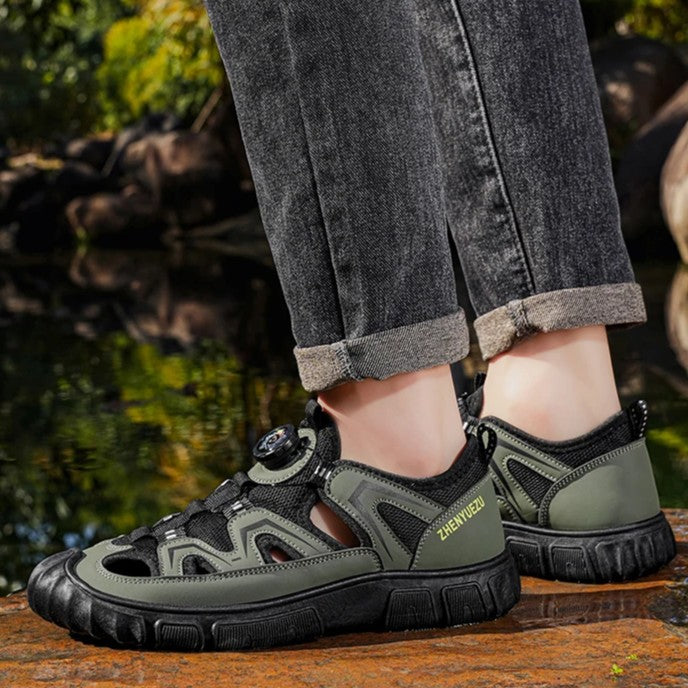 TERRAIN TWIST LOCK SANDAL