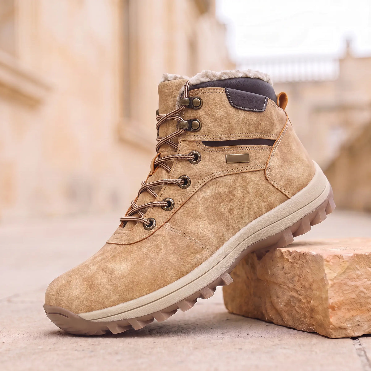 Winter Hiking Boots in Khaki