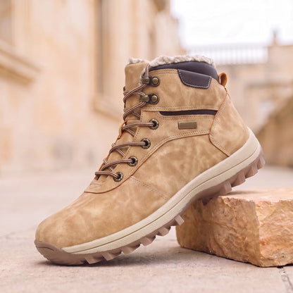 Winter Hiking Boots in Khaki