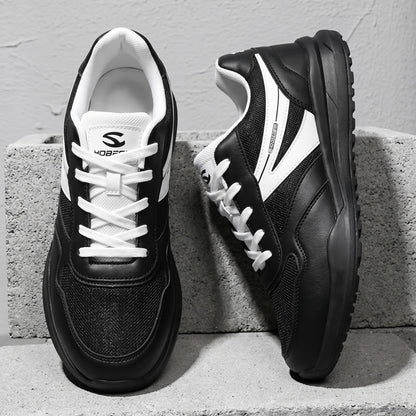 LIGHTWEIGHT WIDE TOE TRAINERS