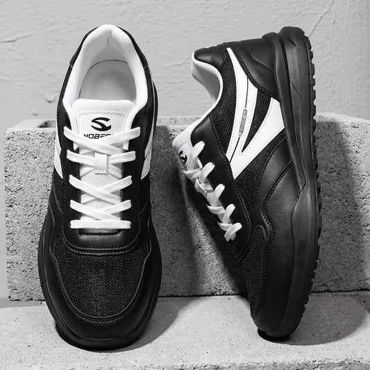 LIGHTWEIGHT WIDE TOE TRAINERS
