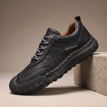 Laceless casual shoe in black