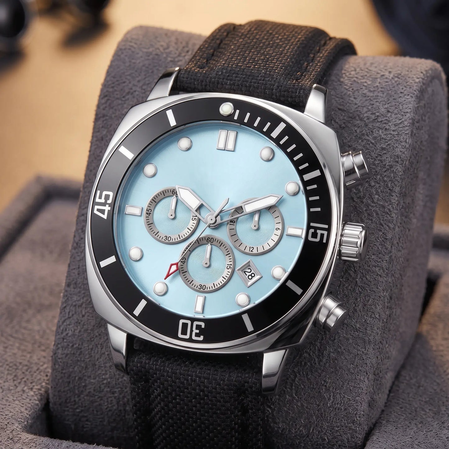 Diver bezel watch dial and bezel detail