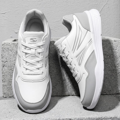 LIGHTWEIGHT WIDE TOE TRAINERS