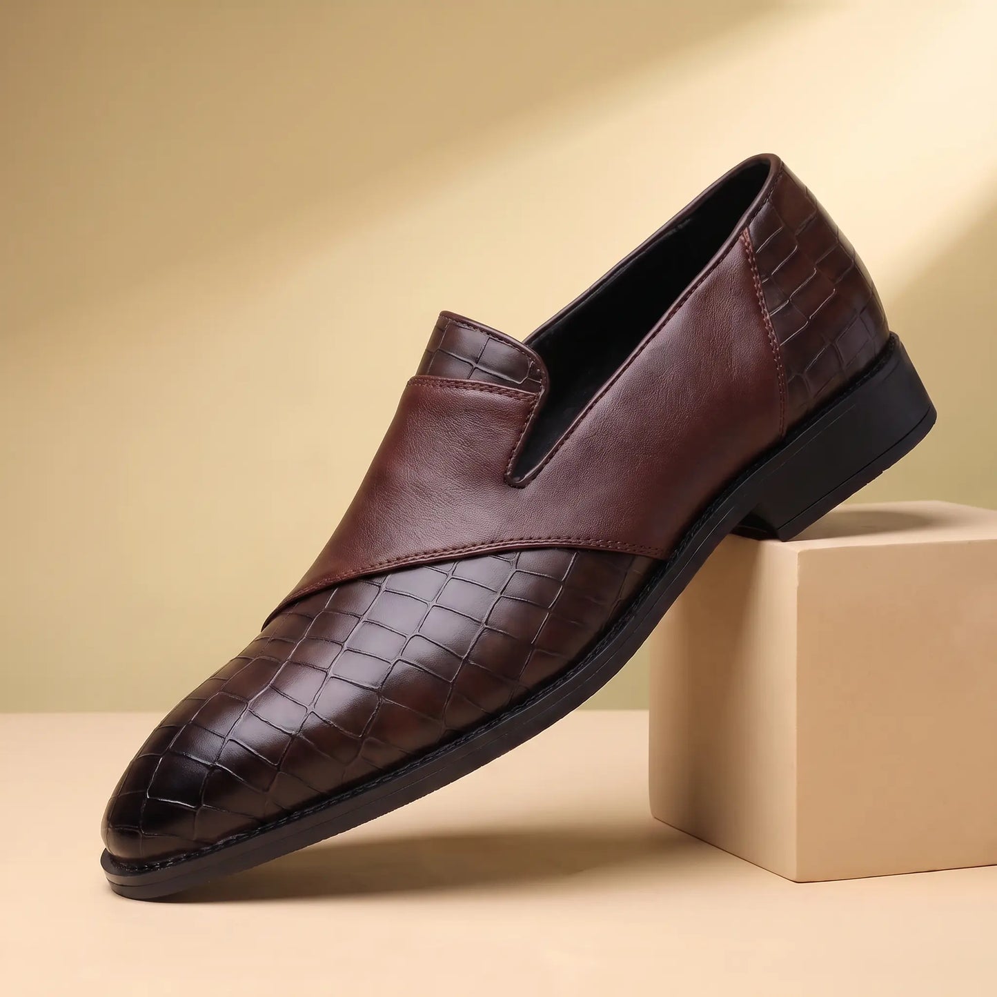 Sharp Pointed Loafers Brown