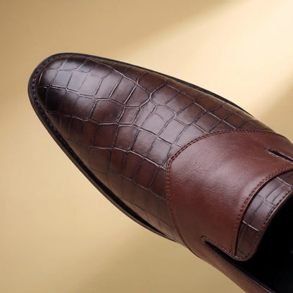 Sharp Pointed Loafers vamp detail