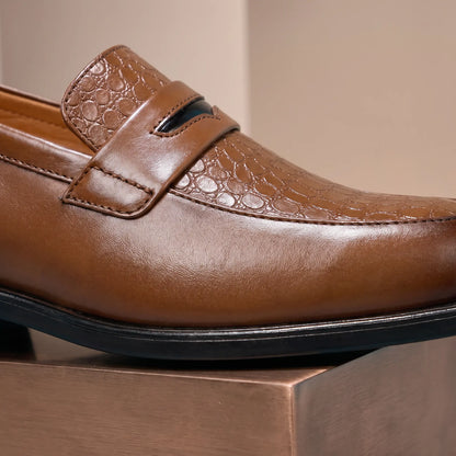 Smart Saddle Loafers vamp detail