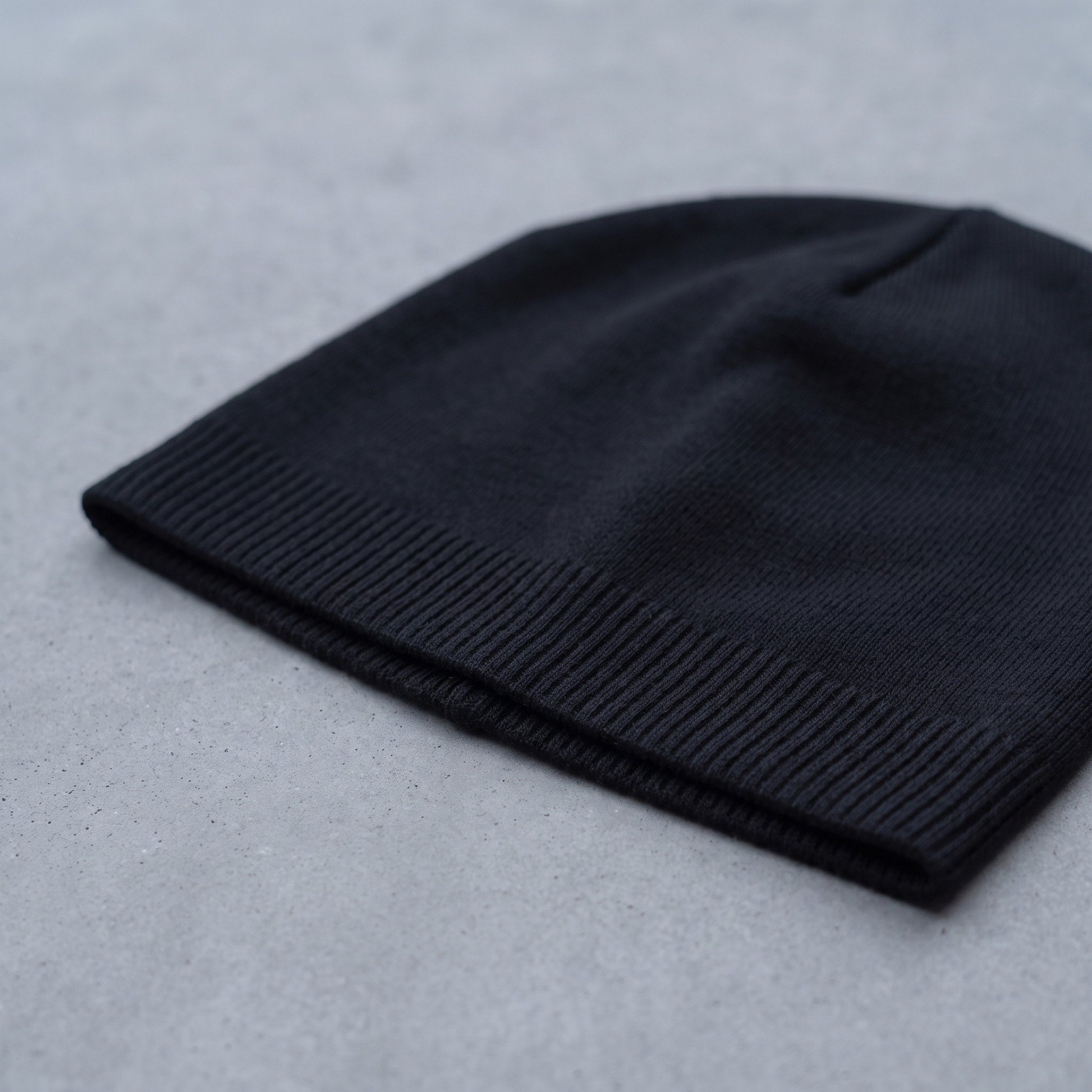 Narrow ribbed hem band detail