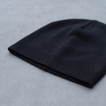 Narrow ribbed hem band detail